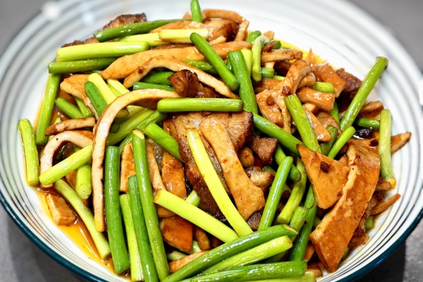蒜苔的功效与作用、禁忌和食用方法