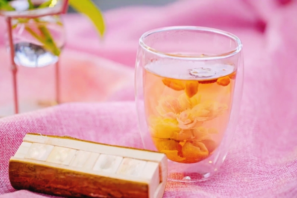 黄芪桂圆泡水喝的功效
