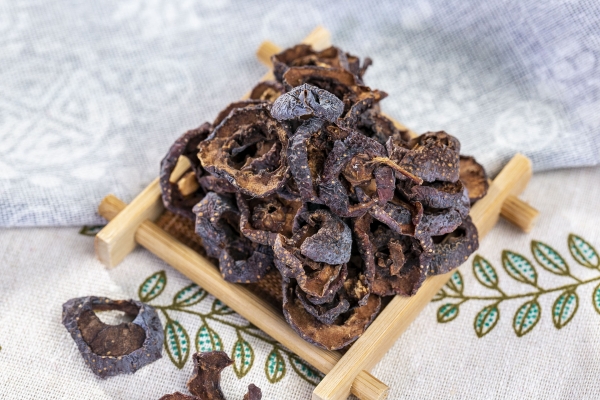 山楂和菊花泡水喝有什么功效